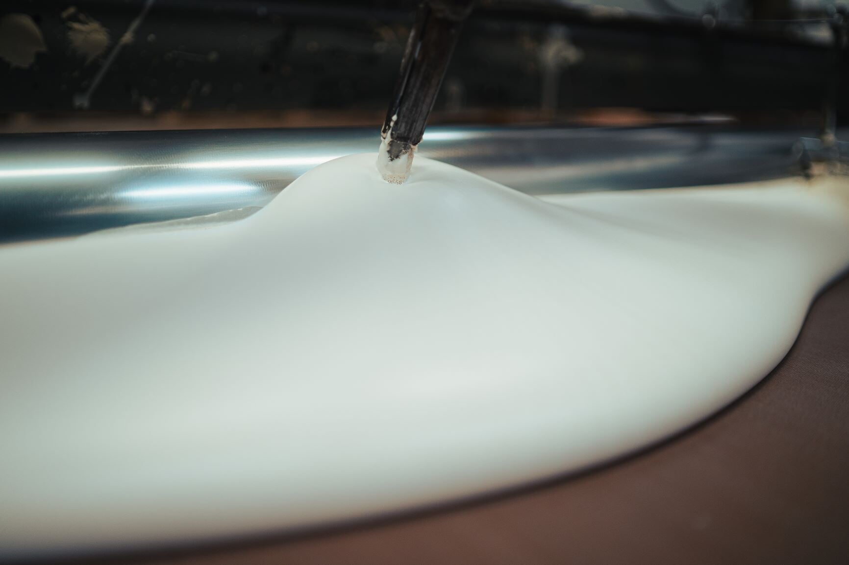 Espuma de látex líquida em produção